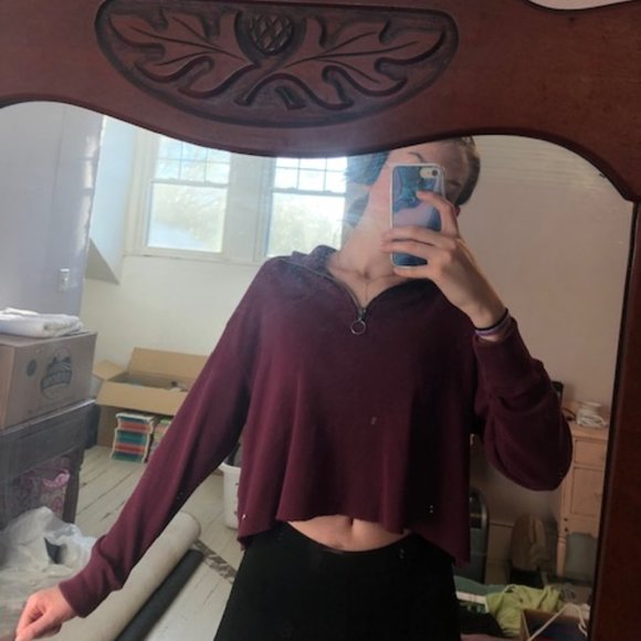 Hollister Tops - Burgundy Hollister cropped long-sleeved shirt
